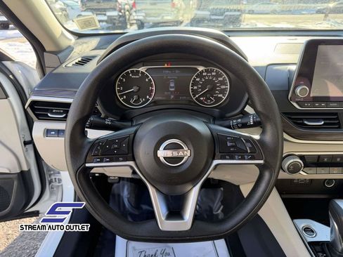 Used 2024 Nissan Altima 2.5 SV image 35