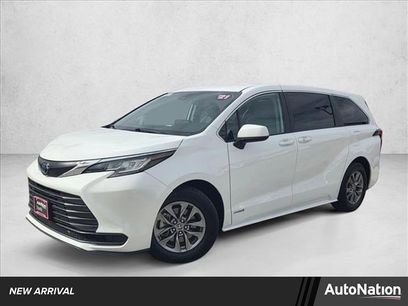 Used 2021 Toyota Sienna LE