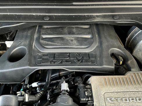 Used 2020 RAM 1500 Laramie w/ Sport Appearance Package AWD/4WD image 32