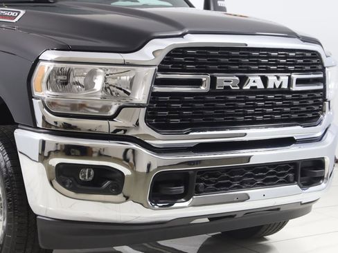 Used 2024 RAM 2500 Big Horn w/ Level 2 Equipment Group AWD/4WD image 37