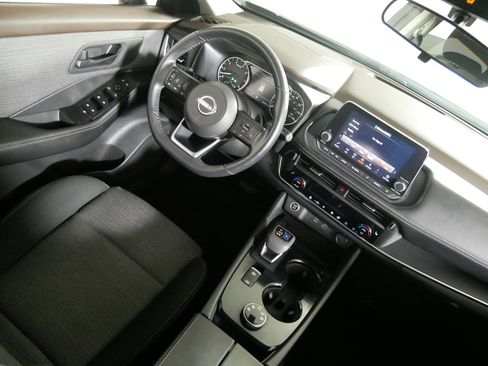 Used 2022 Nissan Rogue S AWD/4WD image 9