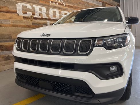 Used 2022 Jeep Compass Latitude image 8