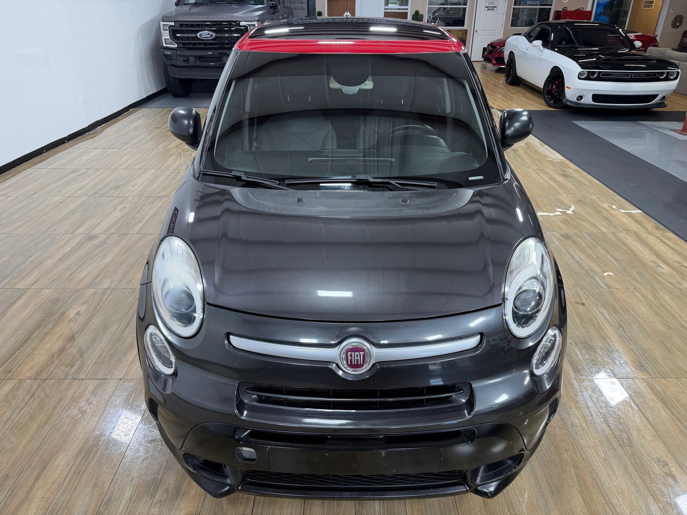 Used 2017 FIAT 500L Trekking w/ Dual-Pane Sunroof Package FWD image 3