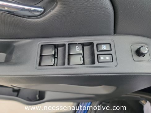 Used 2022 Nissan Frontier SV RWD image 18