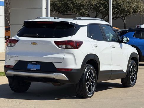 Certified 2025 Chevrolet TrailBlazer LT image 3