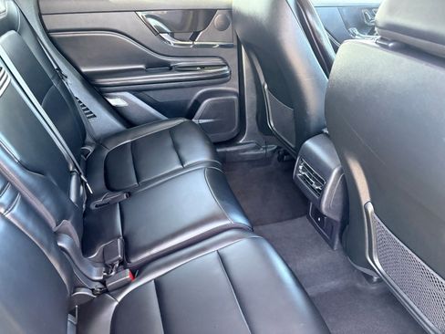 Used 2023 Lincoln Corsair AWD image 28