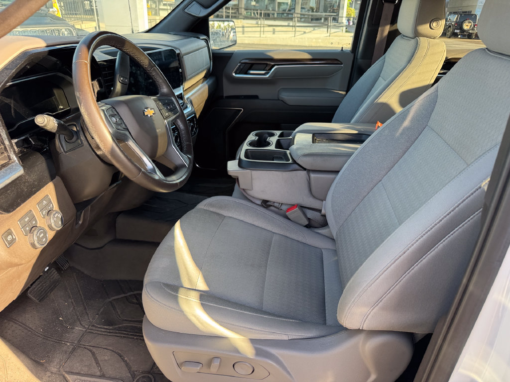 Used 2022 Chevrolet Silverado 1500 LT AWD/4WD image 9