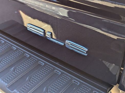 Used 2025 GMC Sierra 1500 SLE image 9