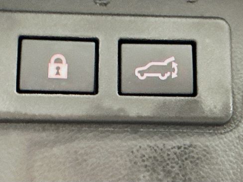 Used 2025 Subaru Outback Premium image 31