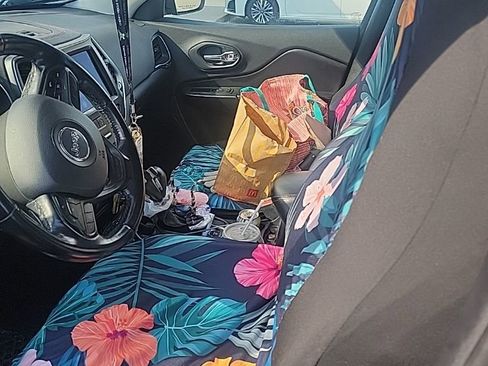 Used 2019 Jeep Cherokee Trailhawk w/ Cold Weather Group image 3