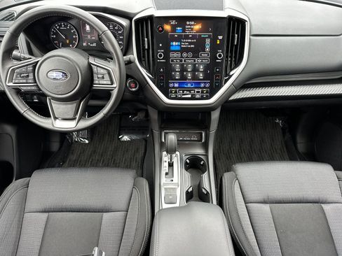 Used 2024 Subaru Ascent Premium w/ Convenience Package image 13