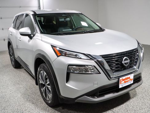 Used 2023 Nissan Rogue SV FWD image 5