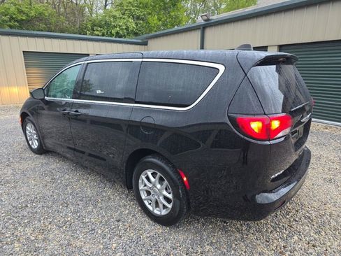 Used 2024 Chrysler Voyager LX FWD image 3