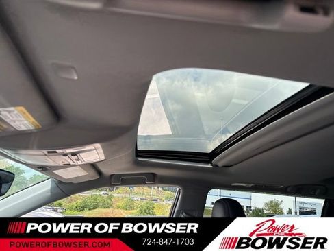 Used 2019 Toyota Highlander XLE AWD/4WD image 12