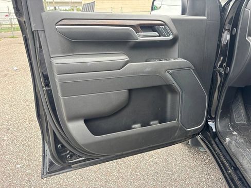 Used 2025 GMC Sierra 1500 SLT RWD image 10