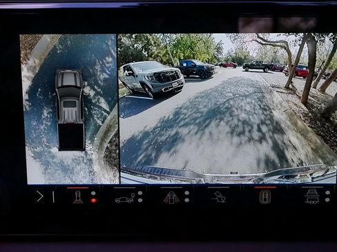 Used 2025 GMC Sierra 1500 Denali AWD/4WD image 17