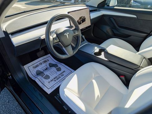 Used 2023 Tesla Model 3 Standard Range image 18