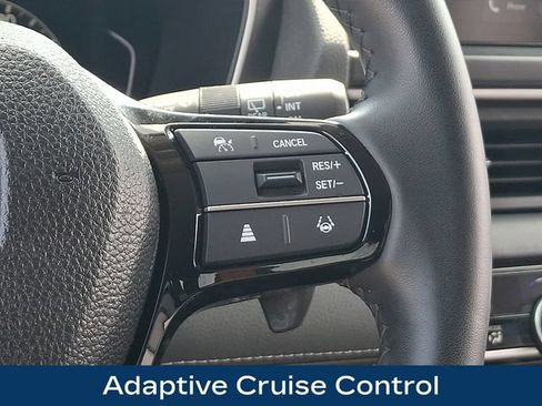 Used 2025 Honda Pilot EX-L image 8