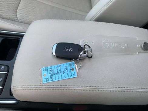 Used 2025 Kia Sorento EX w/ Panoramic Sunroof Package FWD image 32