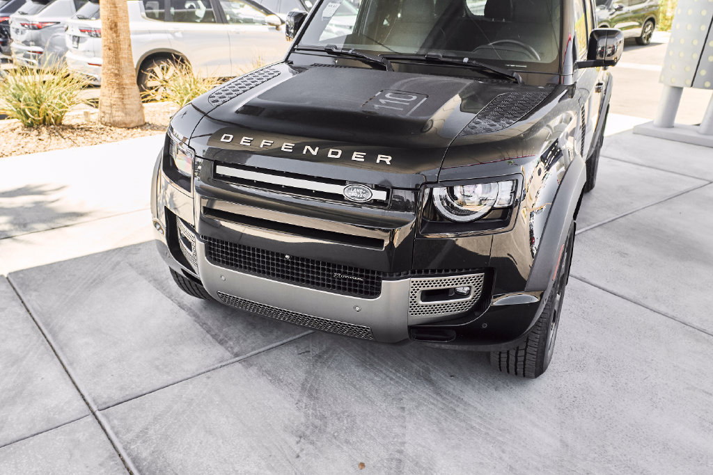 Used 2023 Land Rover Defender 110 X-Dynamic SE AWD/4WD image 6