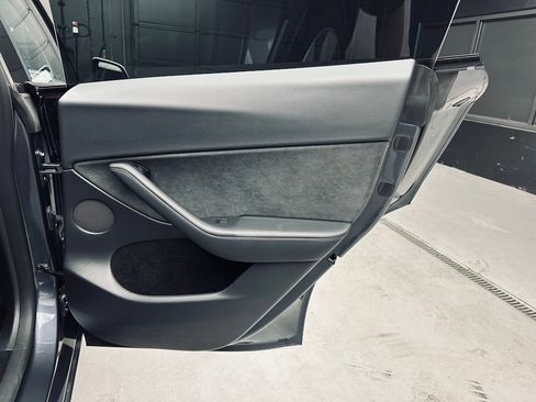 Used 2023 Tesla Model Y Long Range AWD/4WD image 28