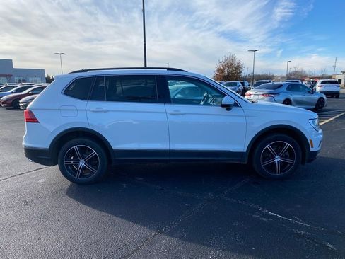 Used 2021 Volkswagen Tiguan SE image 8