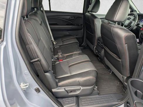 Certified 2025 Honda Passport TrailSport image 17