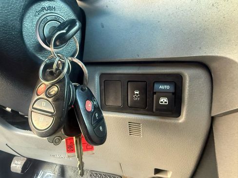 Used 2010 Toyota Sequoia Limited AWD/4WD image 47