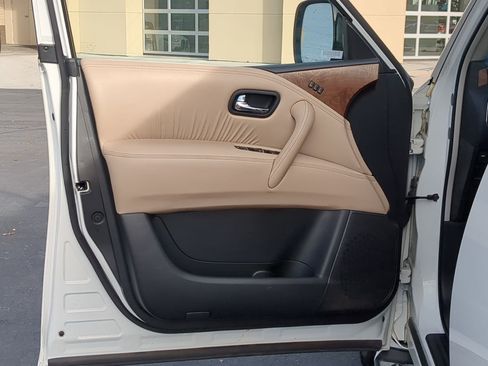 Used 2024 Nissan Armada SL image 14