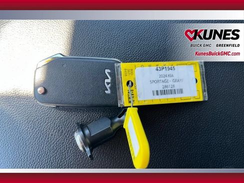 Used 2024 Kia Sportage LX FWD image 17