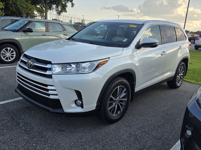 Used 2019 Toyota Highlander XLE FWD image 14