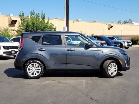 Used 2024 Kia Soul LX FWD image 5