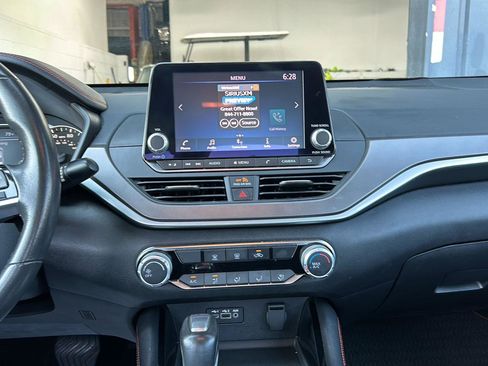 Used 2024 Nissan Altima 2.5 SR image 18