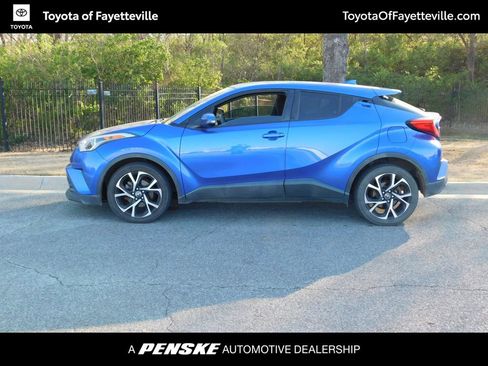 Used 2018 Toyota C-HR XLE image 2