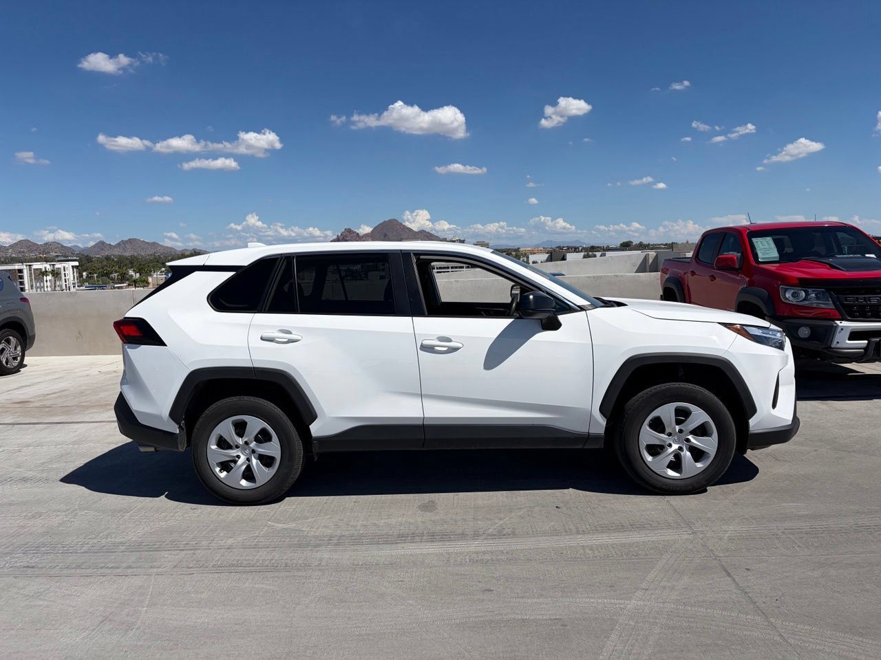 Used 2025 Toyota RAV4 LE AWD/4WD image 2