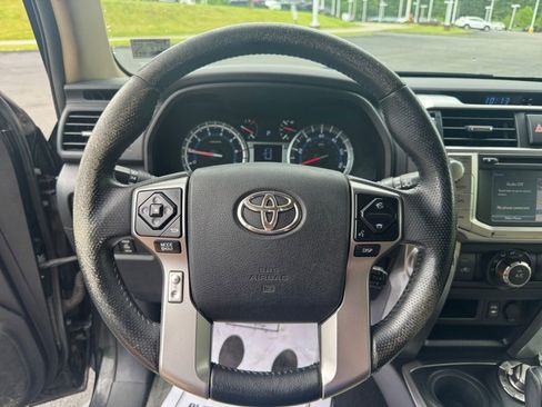Used 2014 Toyota 4Runner SR5 Premium AWD/4WD image 15