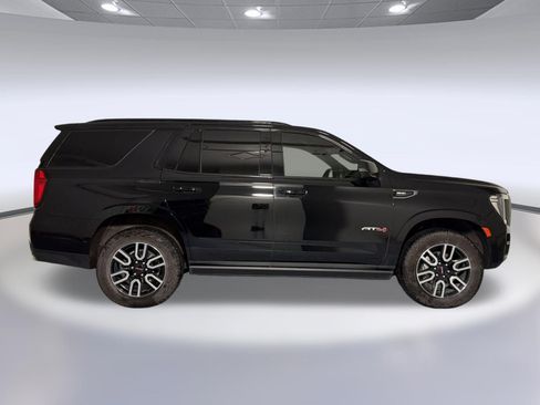 Used 2024 GMC Yukon AT4 w/ AT4 Premium Package AWD/4WD image 8