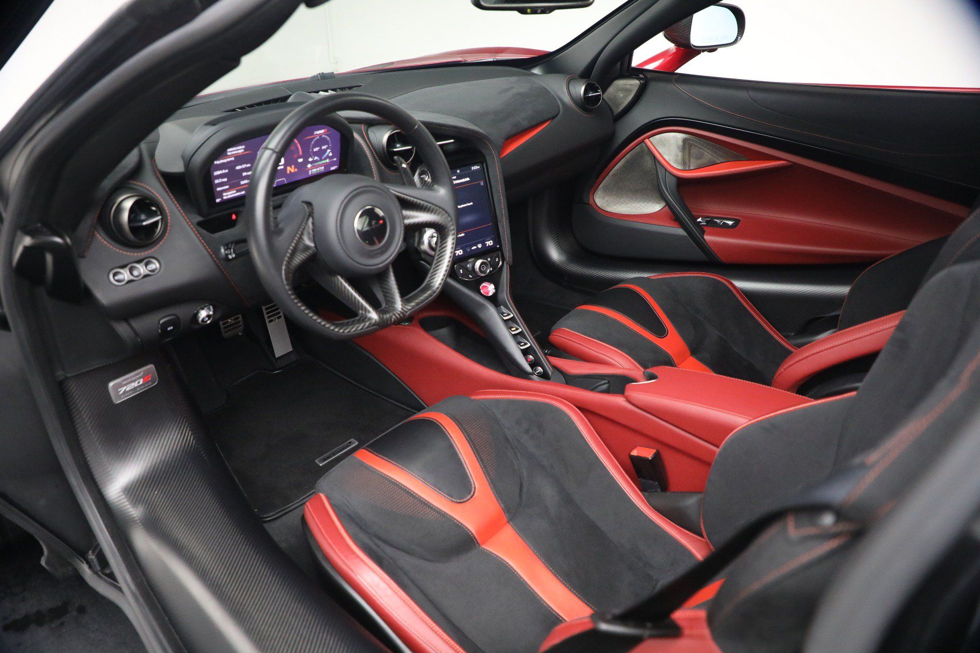 Used 2019 McLaren 720S Performance RWD image 22