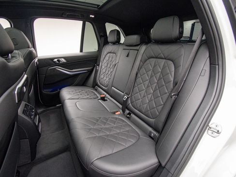 Used 2024 BMW X5 xDrive40i w/ M Sport Package AWD/4WD image 12