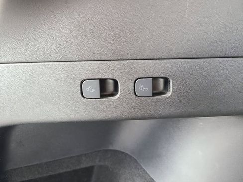 Used 2020 Tesla Model Y Long Range image 7