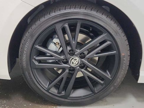 New 2026 Toyota Camry Hybrid AWD/4WD image 10