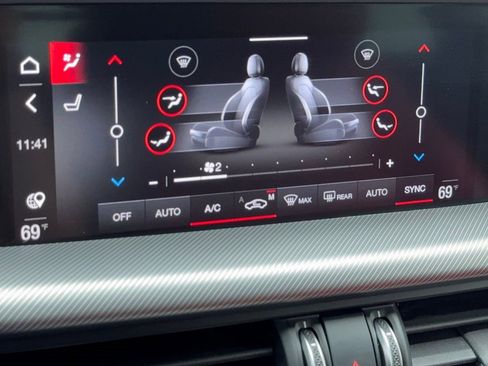 Used 2024 Alfa Romeo Stelvio Veloce image 25