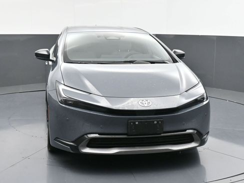 Used 2024 Toyota Prius XLE image 2