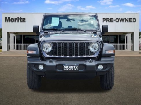 Used 2025 Jeep Wrangler Unlimited Sport AWD/4WD image 2