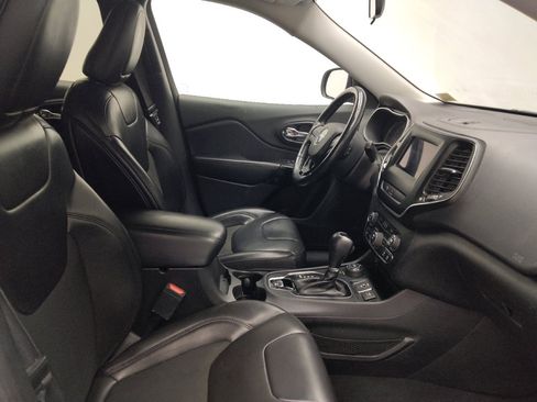 Used 2020 Jeep Cherokee Latitude Plus AWD/4WD image 21