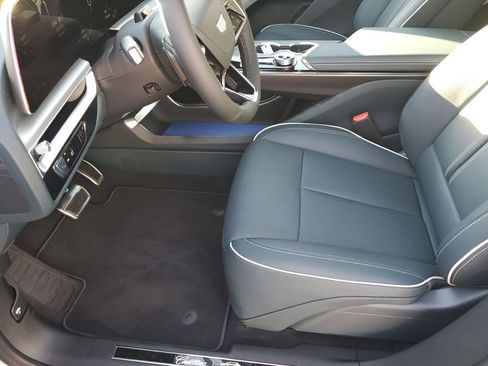 New 2026 Cadillac Lyriq Signature Luxury image 32