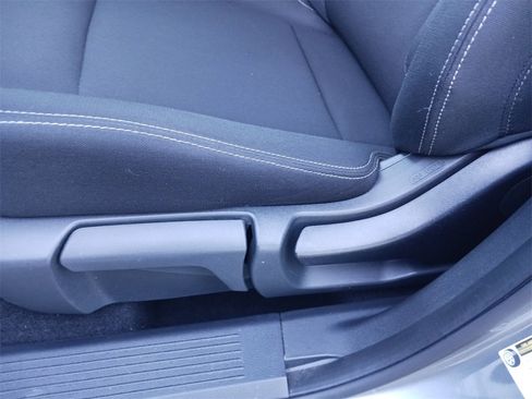 Used 2023 Nissan Rogue S image 30