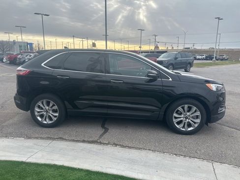 Used 2024 Ford Edge Titanium image 4