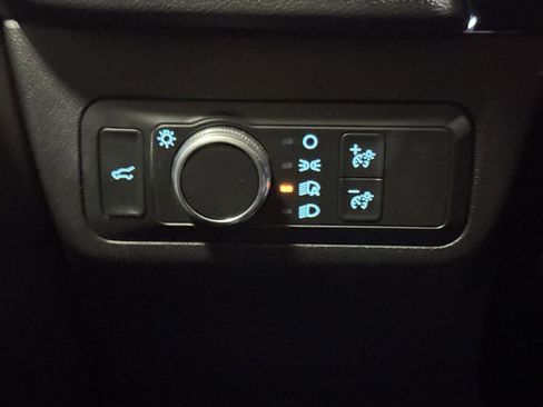 Used 2022 Ford Escape SE w/ SE Sport Appearance Package image 19