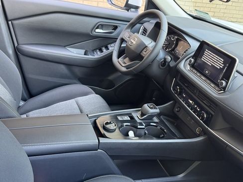 New 2026 Nissan Rogue SV AWD/4WD image 18